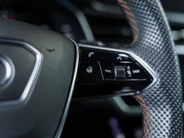 AUDI RS6 Avant 4.0 TFSI quattro B&O HUD 360 ACC Pano