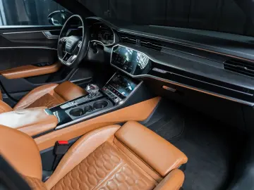 AUDI RS6 Avant 4.0 TFSI quattro B&O HUD 360 ACC Pano
