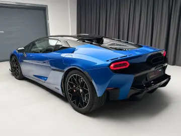 Lamborghini Temerario V8 Twin-Turbo in stoc