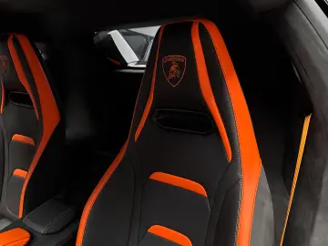 Lamborghini Temerario V8 Twin-Turbo in stoc
