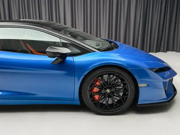 Lamborghini Temerario V8 Twin-Turbo in stoc