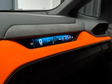 Lamborghini Temerario V8 Twin-Turbo in stoc