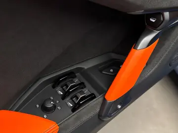 Lamborghini Temerario V8 Twin-Turbo in stoc