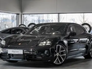 Porsche Taycan Sport Turismo Black
