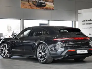 Porsche Taycan Sport Turismo Black