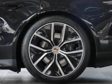 Porsche Taycan Sport Turismo Black