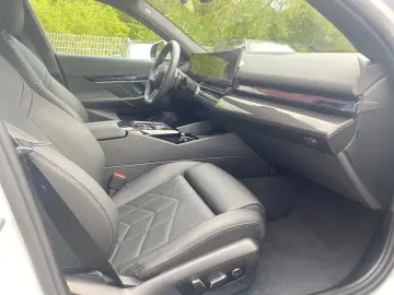 BMW 520 d Touring M Sport AHK HUD