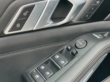 BMW X5 30 d xDrive M Sport PRO HK Live