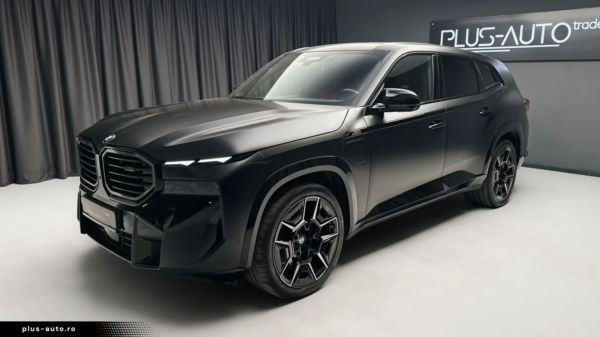 BMW XM 653HP B&W 360