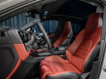 Porsche Cayenne Coupe GTS - Burmester - HUD - AWS