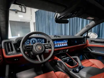 Porsche Cayenne Coupe GTS - Burmester - HUD - AWS