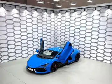 Lamborghini Revuelto