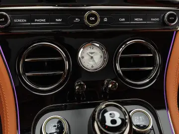 Bentley Continental GT Mulliner V8 Hybrid