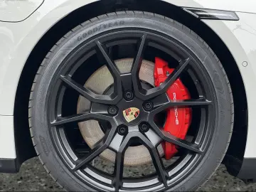 Porsche Taycan GTS