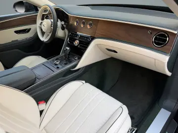 Bentley Flying Spur V8 Hybrid - MY2026