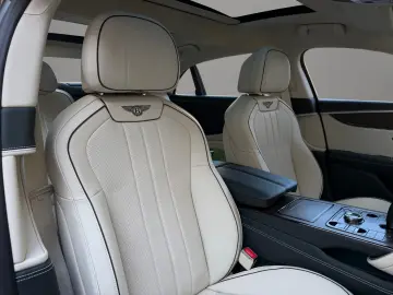 Bentley Flying Spur V8 Hybrid - MY2026