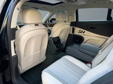 Bentley Flying Spur V8 Hybrid - MY2026
