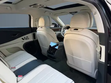 Bentley Flying Spur V8 Hybrid - MY2026