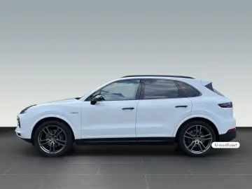 PORSCHE Cayenne E-Hybrid Luftfederung BOSE PDCC Sportabg
