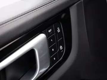 PORSCHE Cayenne Coupé LUFT PANO ACC VENT BOSE 360