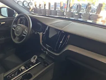 VOLVO XC60 B5 Plus Black Edition AWD BLIS AHK Nappa