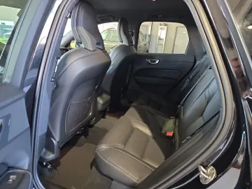 VOLVO XC60 B5 Plus Black Edition AWD BLIS AHK Nappa
