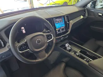 VOLVO XC60 B5 Plus Black Edition AWD BLIS AHK Nappa