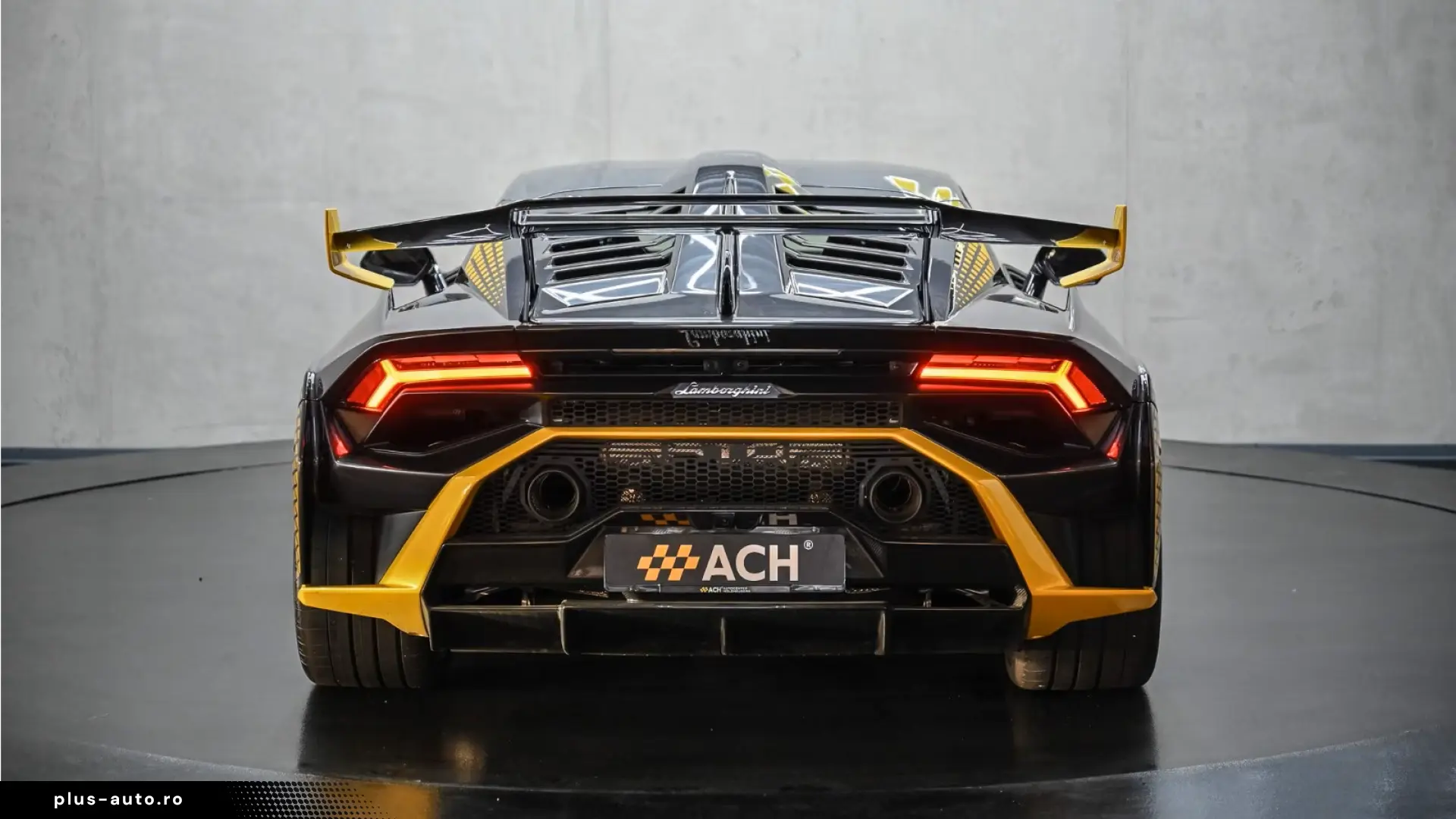 Lamborghini Huracán STO