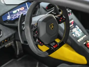 Lamborghini Huracán STO