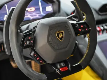 Lamborghini Huracán STO