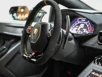 Lamborghini Huracán STO