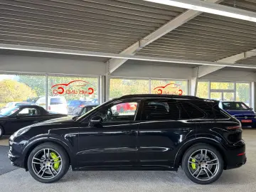 PORSCHE Cayenne E-Hybrid   PAN LED ACC SHZ APP Sp.Chrono