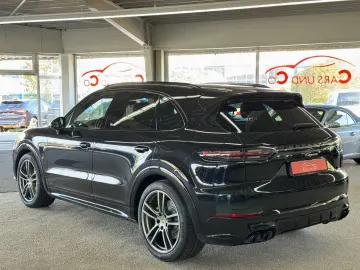 PORSCHE Cayenne E-Hybrid   PAN LED ACC SHZ APP Sp.Chrono