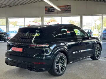 PORSCHE Cayenne E-Hybrid   PAN LED ACC SHZ APP Sp.Chrono