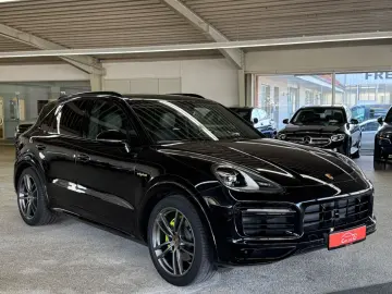 PORSCHE Cayenne E-Hybrid   PAN LED ACC SHZ APP Sp.Chrono