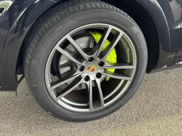 PORSCHE Cayenne E-Hybrid   PAN LED ACC SHZ APP Sp.Chrono