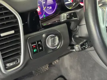 PORSCHE Cayenne E-Hybrid   PAN LED ACC SHZ APP Sp.Chrono