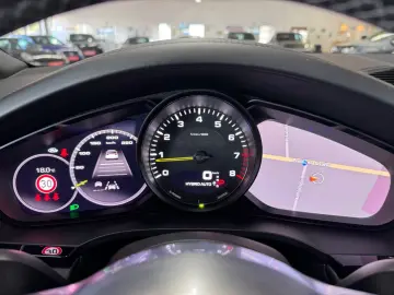 PORSCHE Cayenne E-Hybrid   PAN LED ACC SHZ APP Sp.Chrono