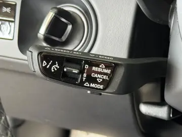 PORSCHE Cayenne E-Hybrid   PAN LED ACC SHZ APP Sp.Chrono