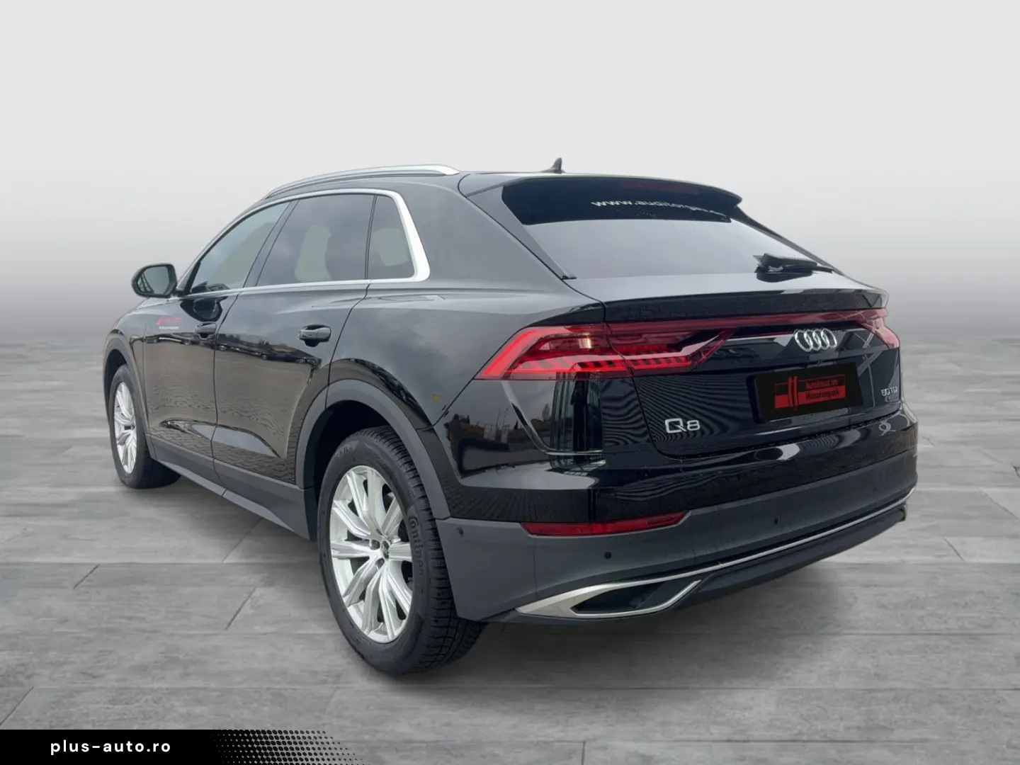 AUDI Q8 în leasing operațional MOOV