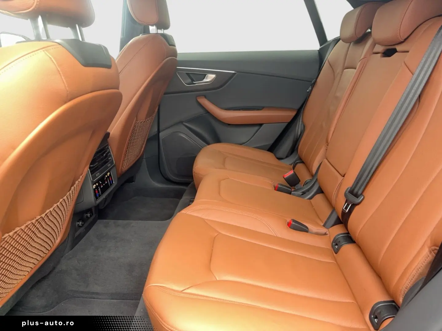 AUDI Q8 în leasing operațional MOOV