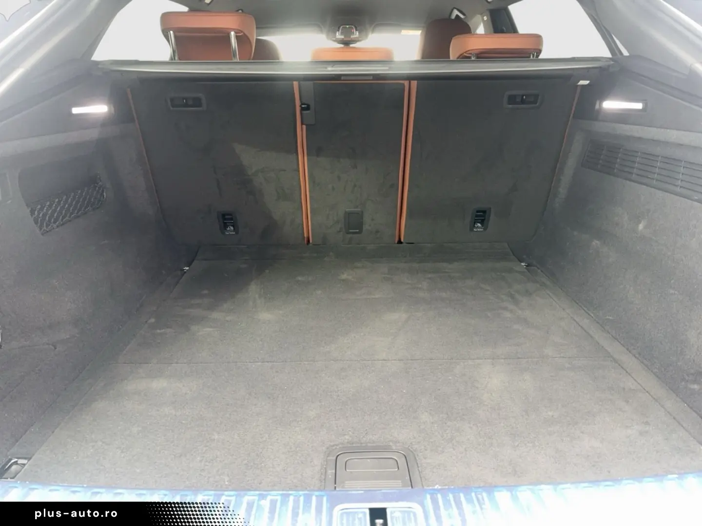 AUDI Q8 în leasing operațional MOOV