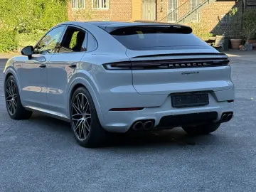 PORSCHE Cayenne S Coupe SPORTDESIGN- ABGAS BOSE 22 RS SO