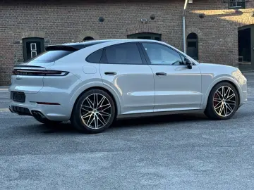PORSCHE Cayenne S Coupe SPORTDESIGN- ABGAS BOSE 22 RS SO