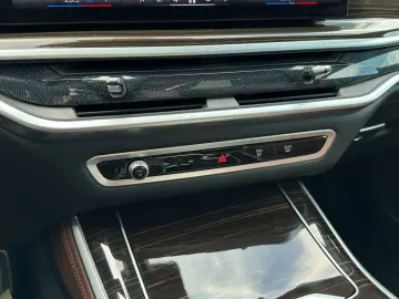 BMW X5 xDrive50e M SPORT PANOSKY KLIMASITZE DAPRO HK