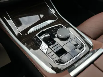 BMW X5 xDrive50e M SPORT PANOSKY KLIMASITZE DAPRO HK
