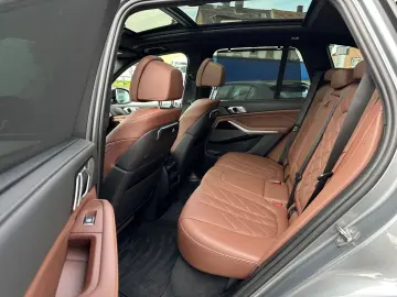 BMW X5 xDrive50e M SPORT PANOSKY KLIMASITZE DAPRO HK
