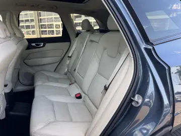 VOLVO XC60 Ultimate Dark Recharge T8 AWD Massagesitze