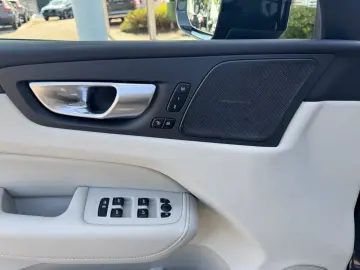 VOLVO XC60 Ultimate Dark Recharge T8 AWD Massagesitze