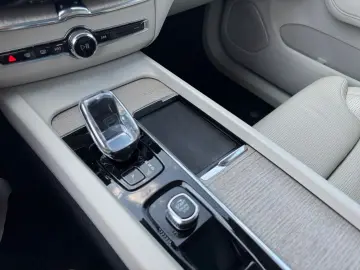 VOLVO XC60 Ultimate Dark Recharge T8 AWD Massagesitze